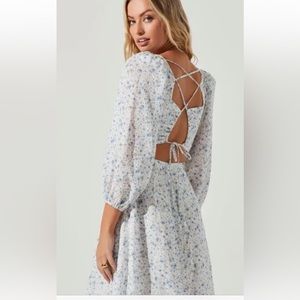 ASTR the label square neck midi dress